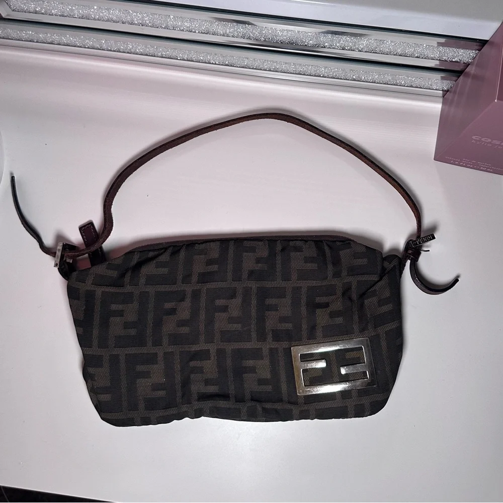 FENDI ZUCCA SHOULDER BAG TOBACCO - Picture 2 of 7